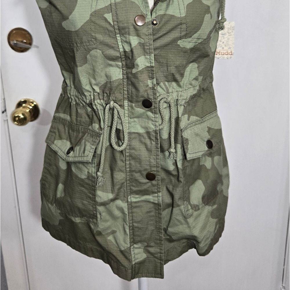 Junior's Mudd camo zip-up vest NWT - Picture 3 of 12